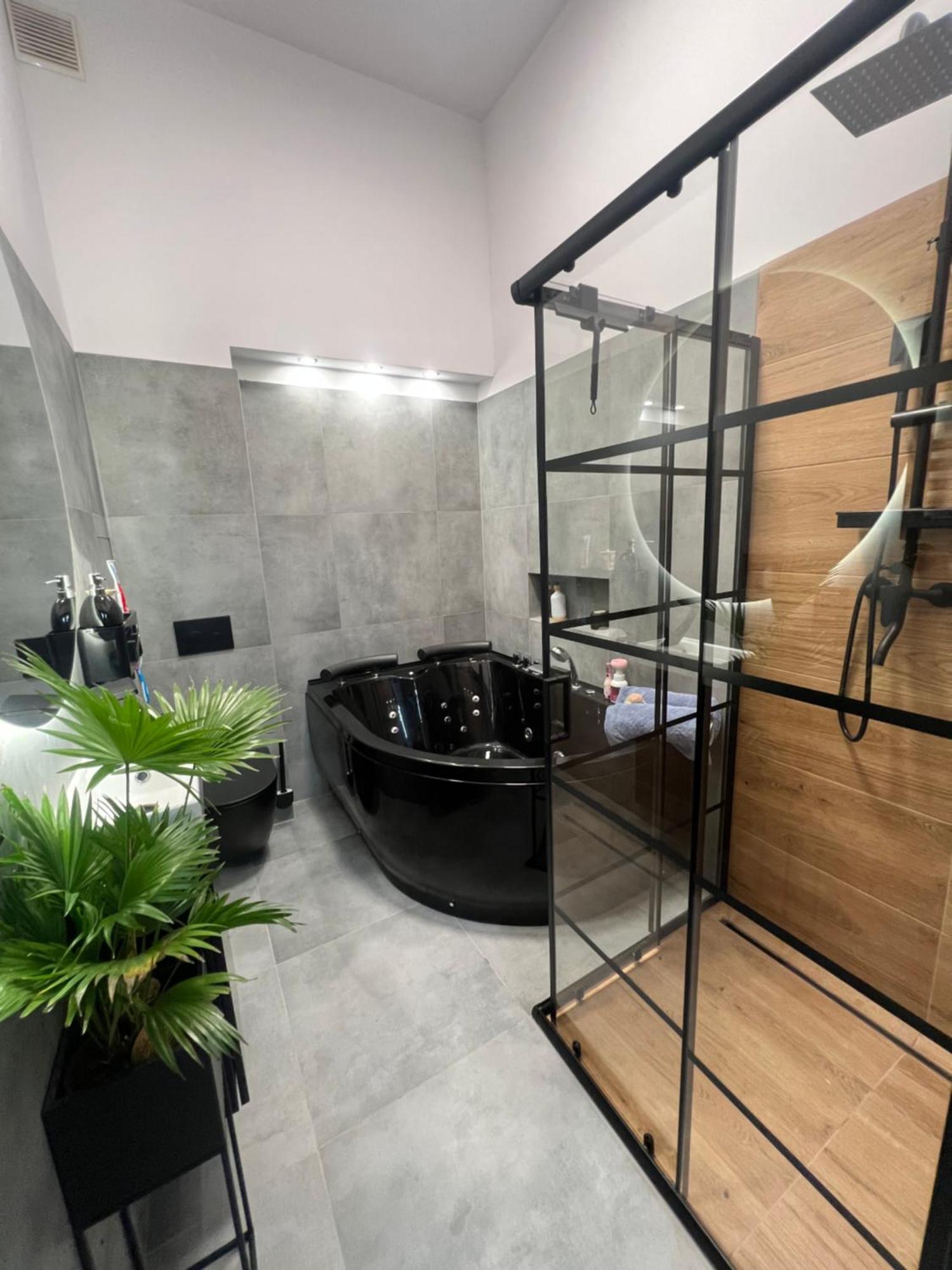 Loft W Centrum Z Jacuzzi Breslávia Exterior foto
