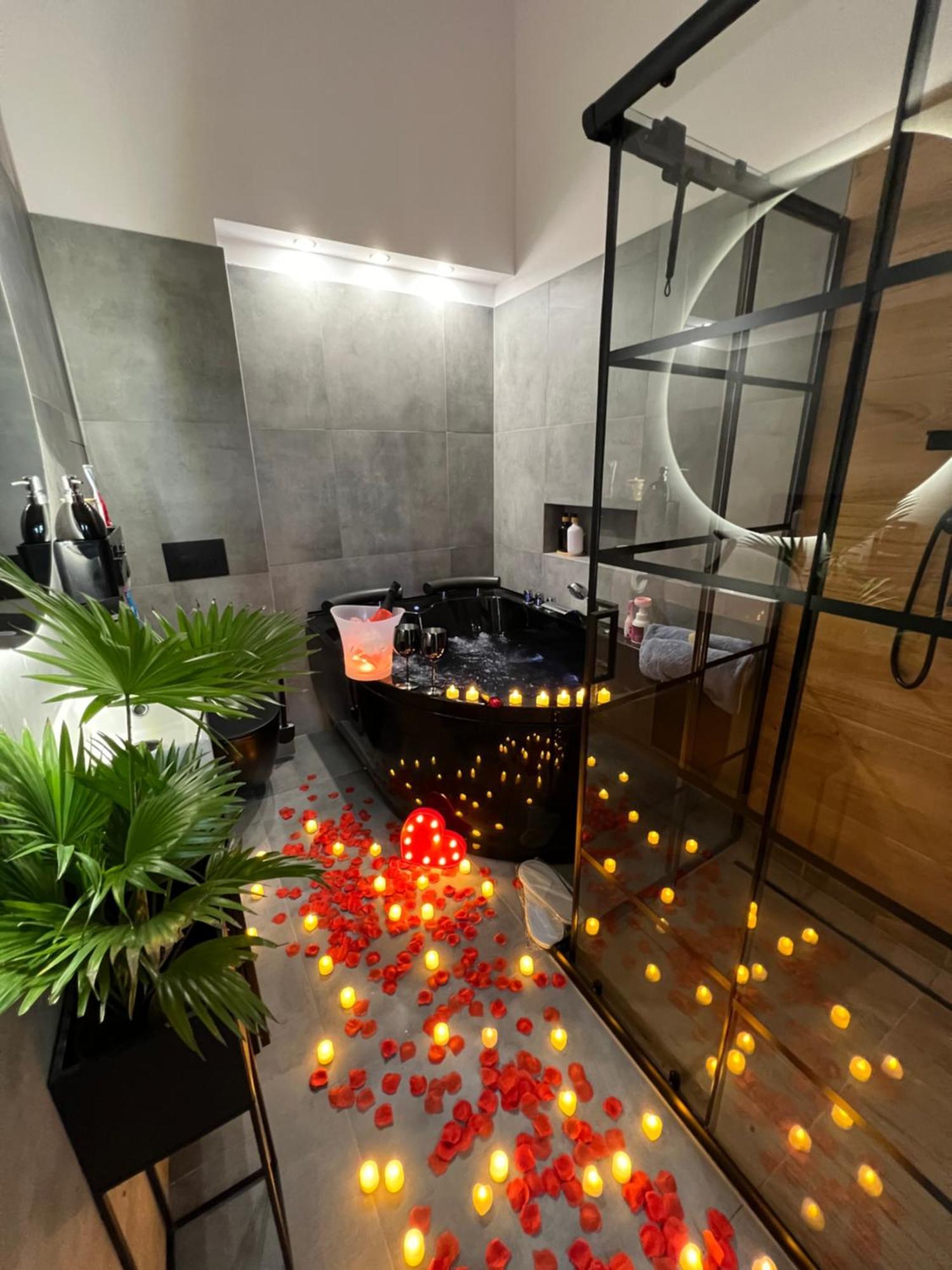 Loft W Centrum Z Jacuzzi Breslávia Exterior foto